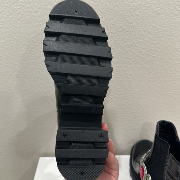 BETSEY JOHNSON JENESIS Embellished Black Patent Leather Lug Sole Chelsea Size 7 - Picture 5 of 5